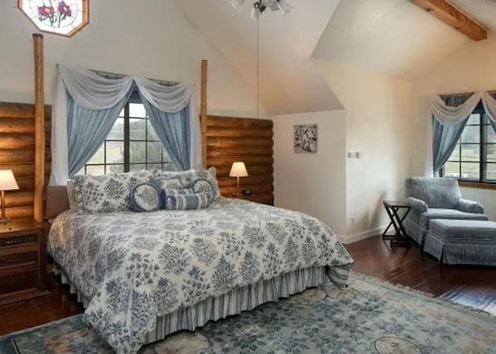 Amazing Spacious Log For Lage Family Groups With Incredible Backyard And Fantastic Views In Williams, Arizona *
