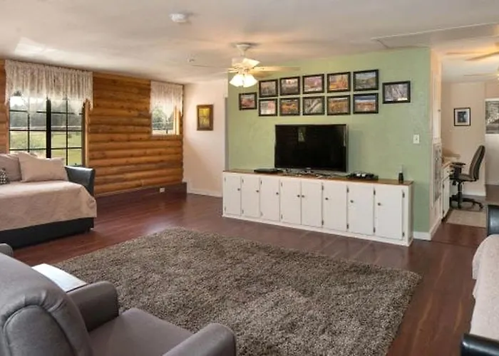 Amazing Spacious Log For Lage Family Groups With Incredible Backyard And Fantastic Views In Williams, Arizona * Williams