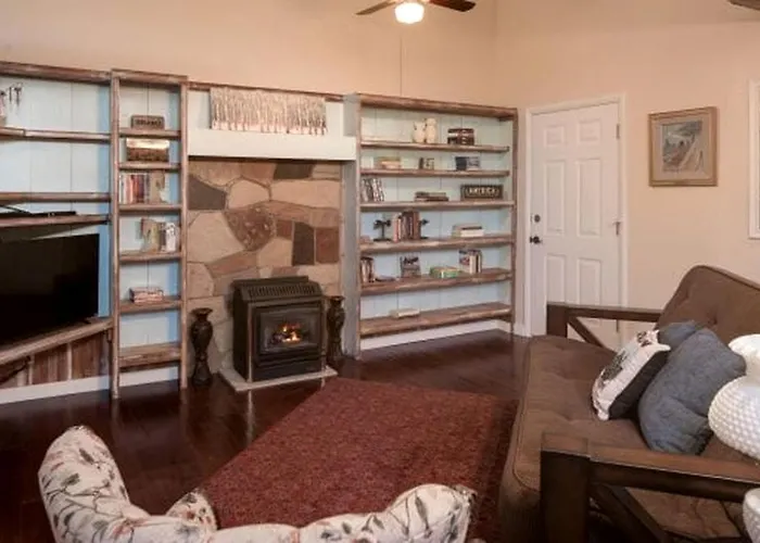 Amazing Spacious Log For Lage Family Groups With Incredible Backyard And Fantastic Views In Williams, Arizona
