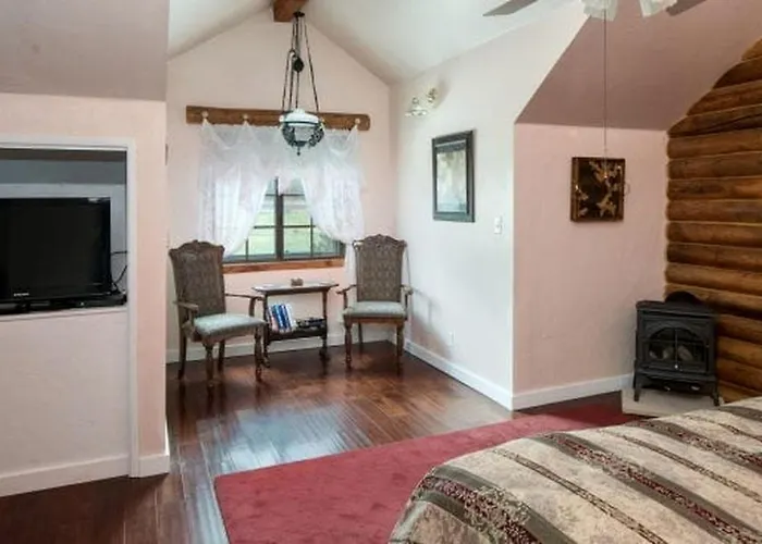 Amazing Spacious Log For Lage Family Groups With Incredible Backyard And Fantastic Views In Williams, Arizona Williams